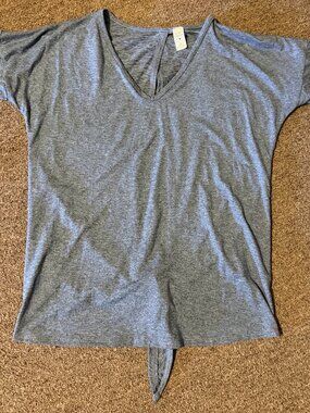 Lazy Sundays Women's Open Back W/Tie T-shirt Bluish Gray Small NWOT Made in USA